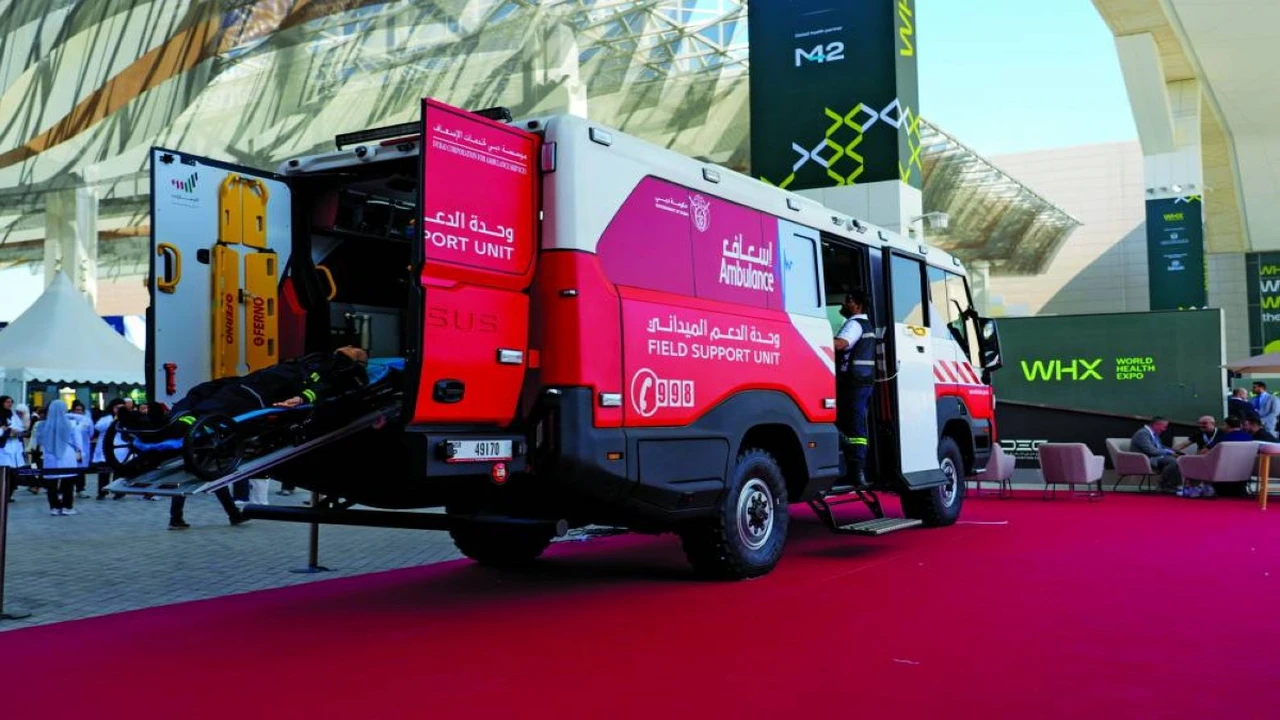 تقنيات متطورة.. إسعاف دبي تستعرض منظومتها الذكية في معرض الصحة العالمي